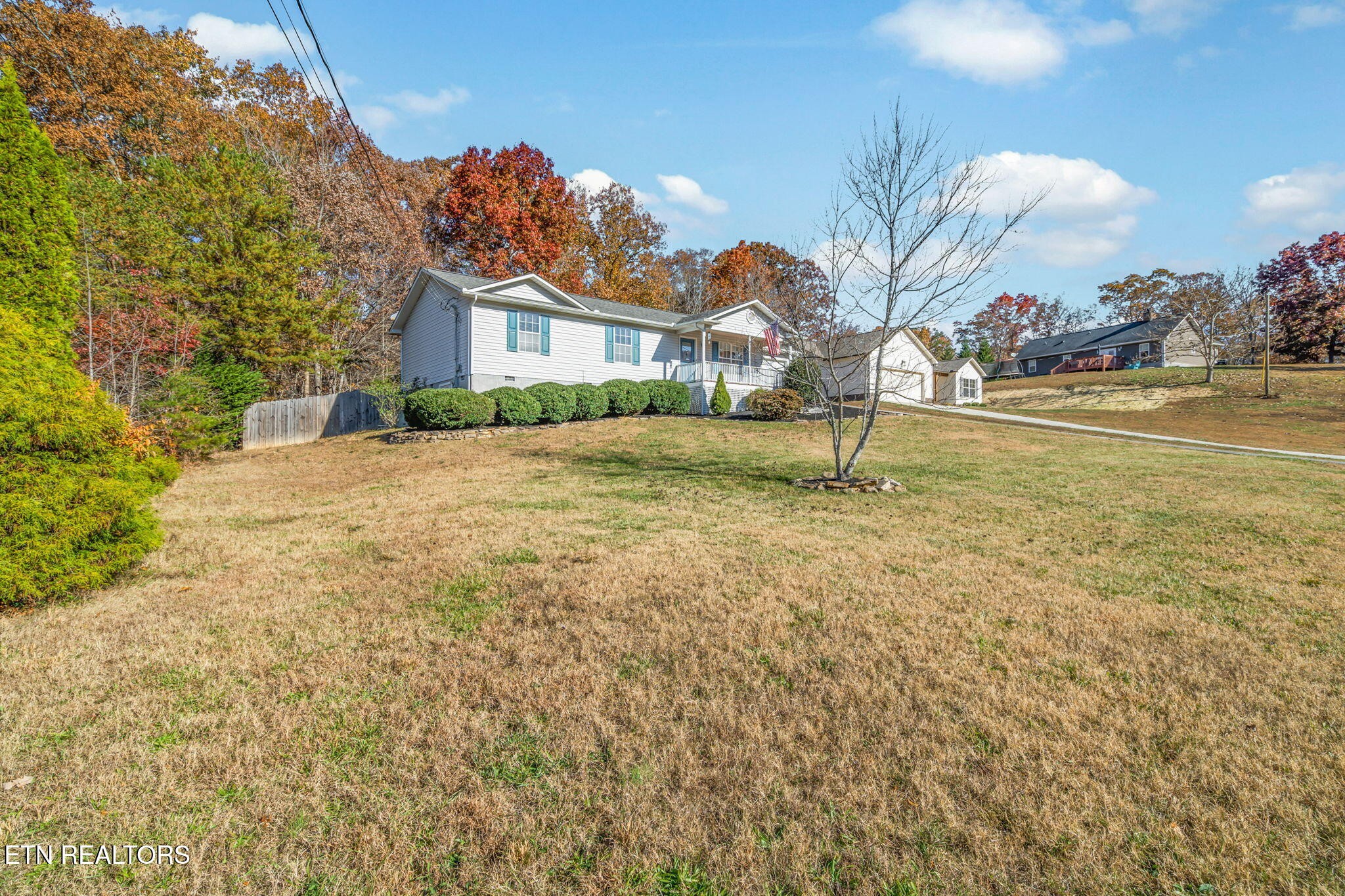 172 Edgewood Drive Powell, TN 37849 - Photo 3 of 29 a house view with garden space