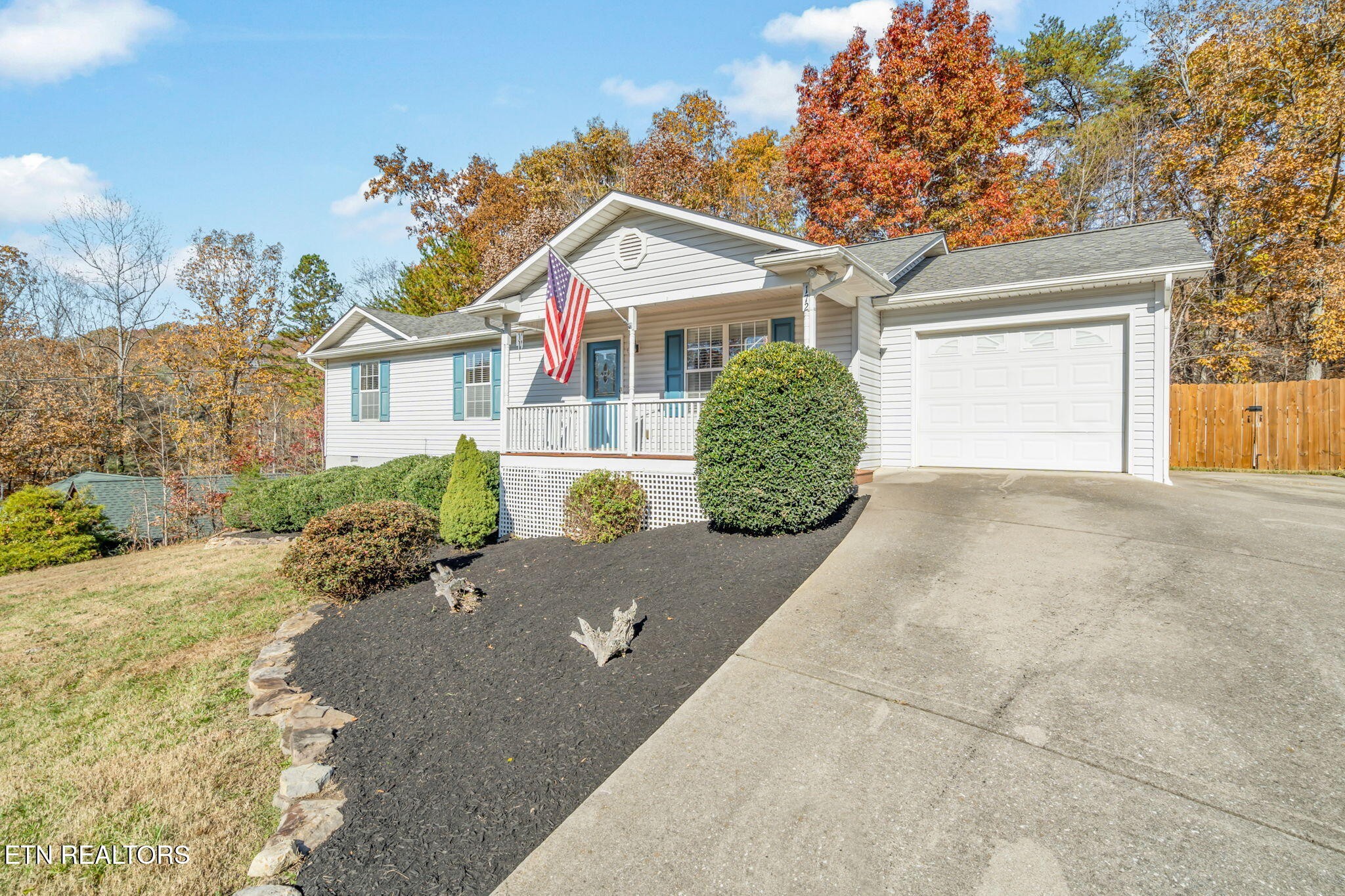172 Edgewood Drive Powell, TN 37849 - Photo 4 of 29 front view of a house with a yard