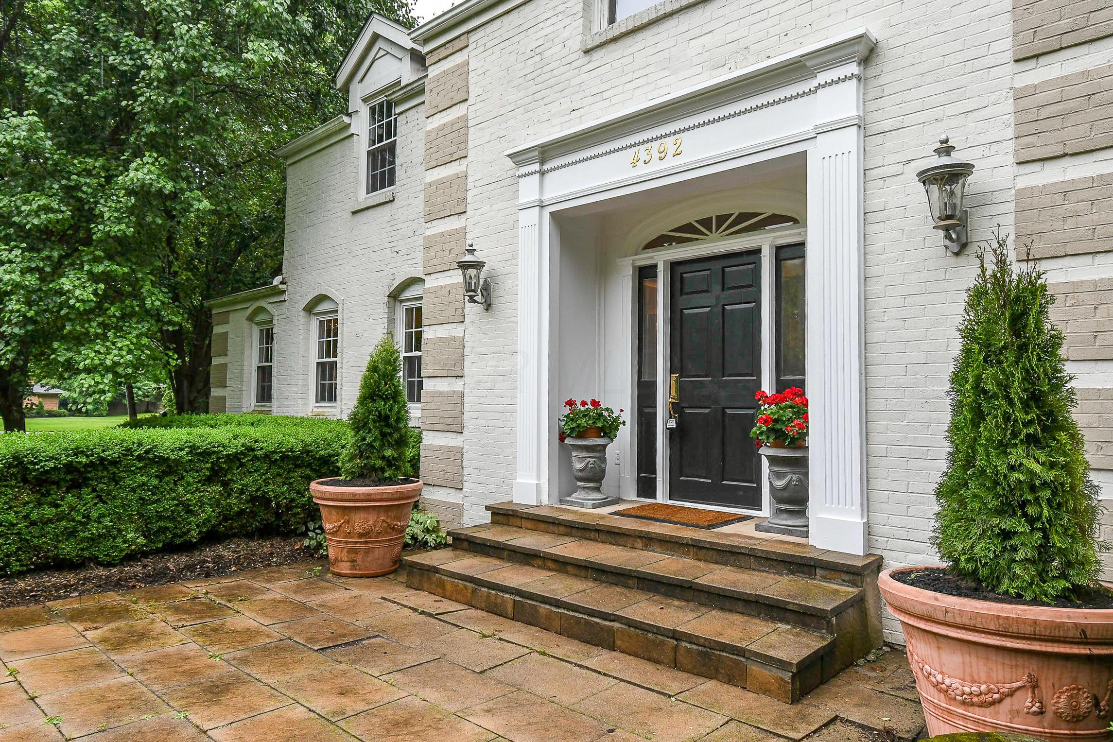 4392 Dublin Road Columbus, OH 43221 - Photo 2 of 54 Gallery Image 2