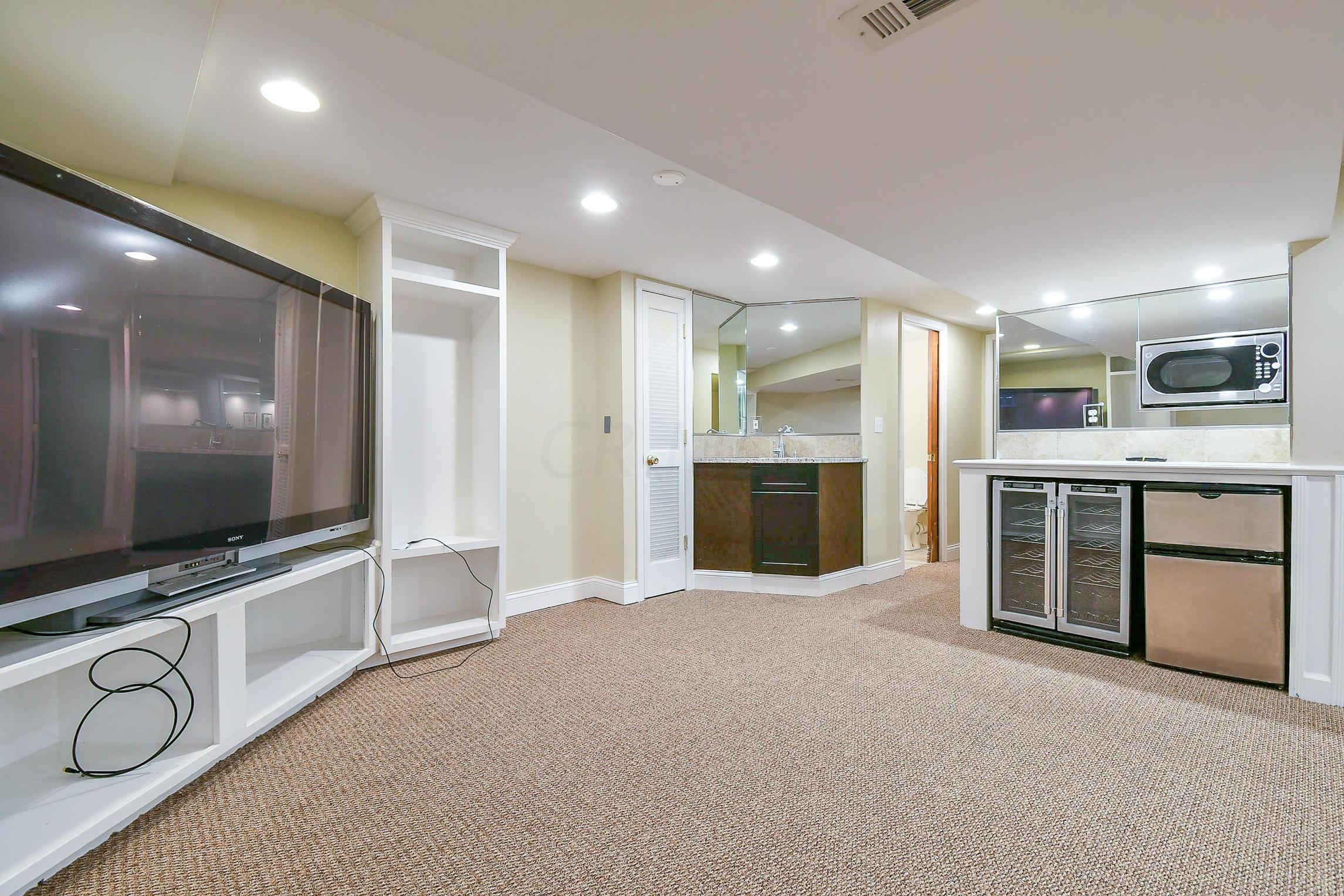 4392 Dublin Road Columbus, OH 43221 - Photo 46 of 54 Gallery Image 46