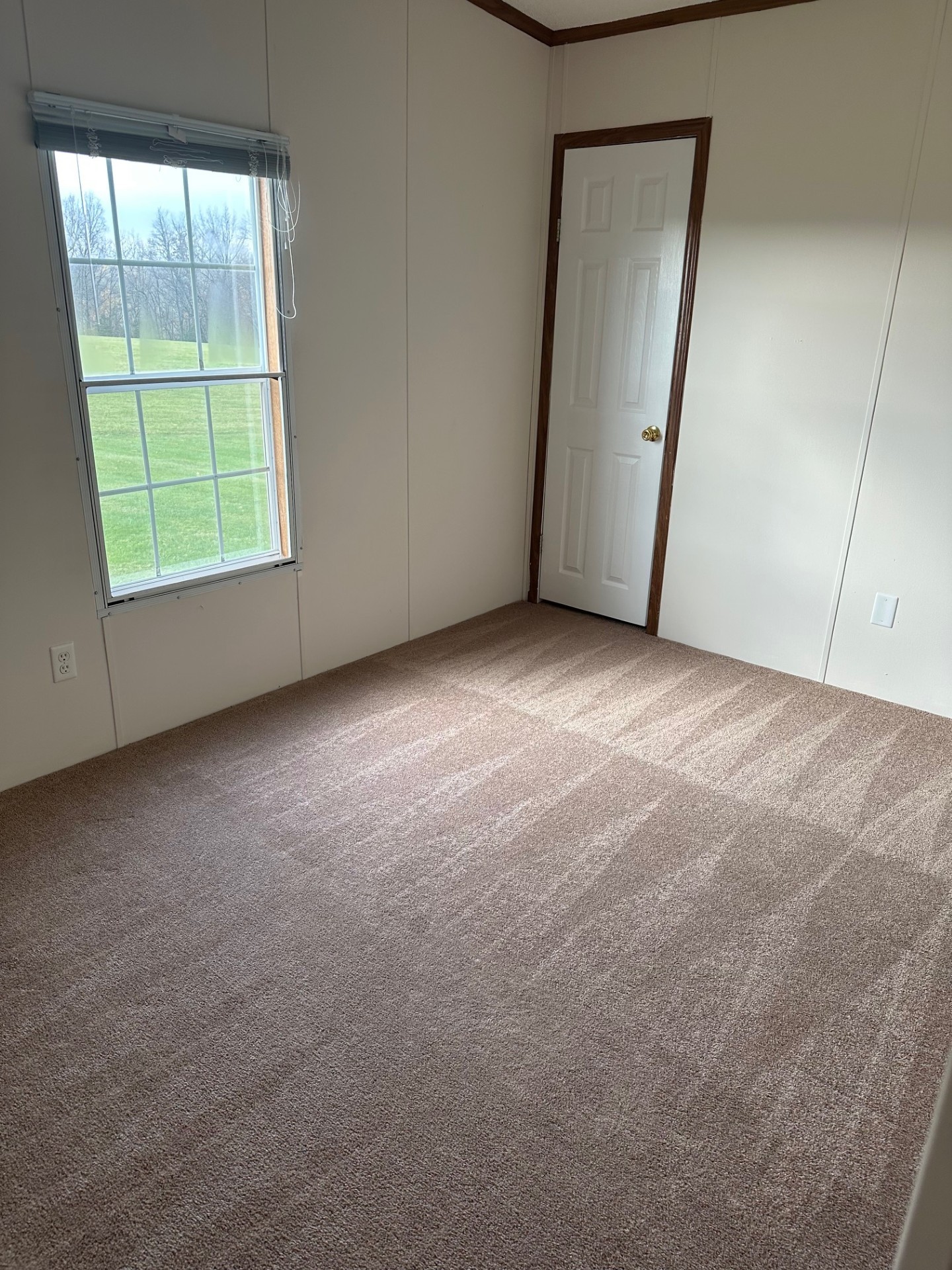 6448 Payne Road Portland, TN 37148 - Photo 9 of 28 an empty room with a window