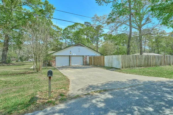 $255,000 | 1815 Live Oak Drive, Conroe, TX 77301