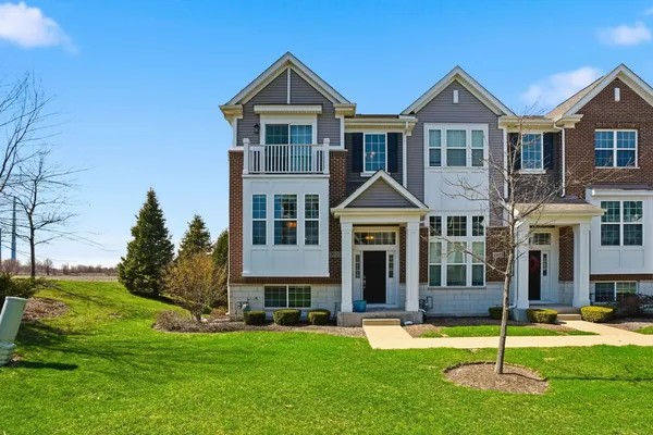 $447,500 | 2925 Madison Drive, Naperville, IL 60564