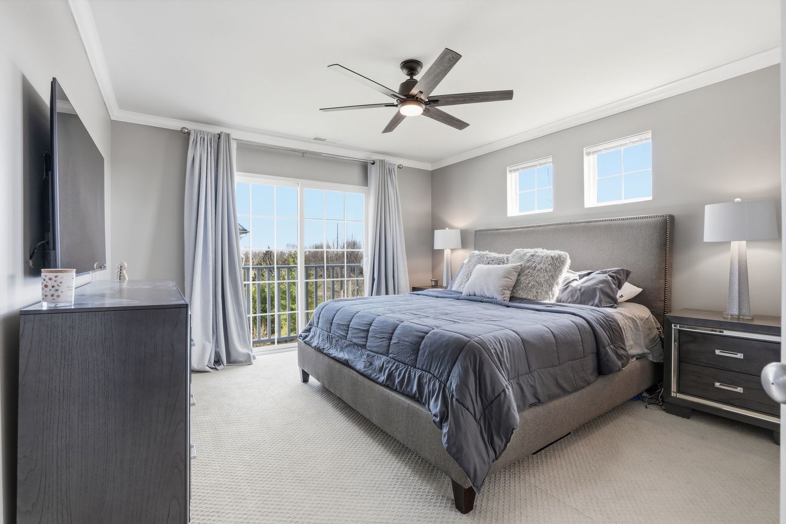 2925 Madison Drive Naperville, IL 60564 - Photo 15 of 37 a spacious bedroom with a bed and window