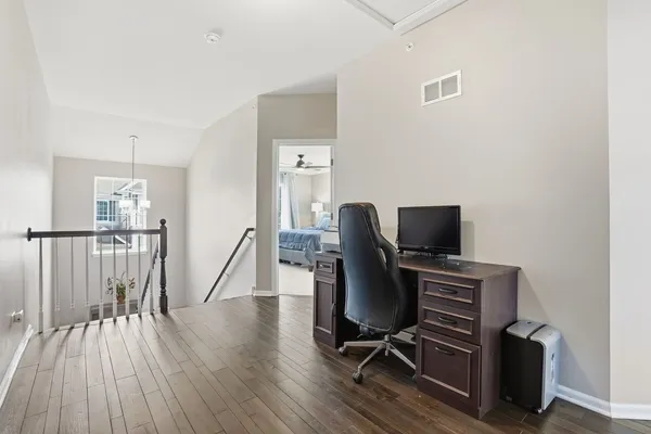 $447,500 | 2925 Madison Drive, Naperville, IL 60564