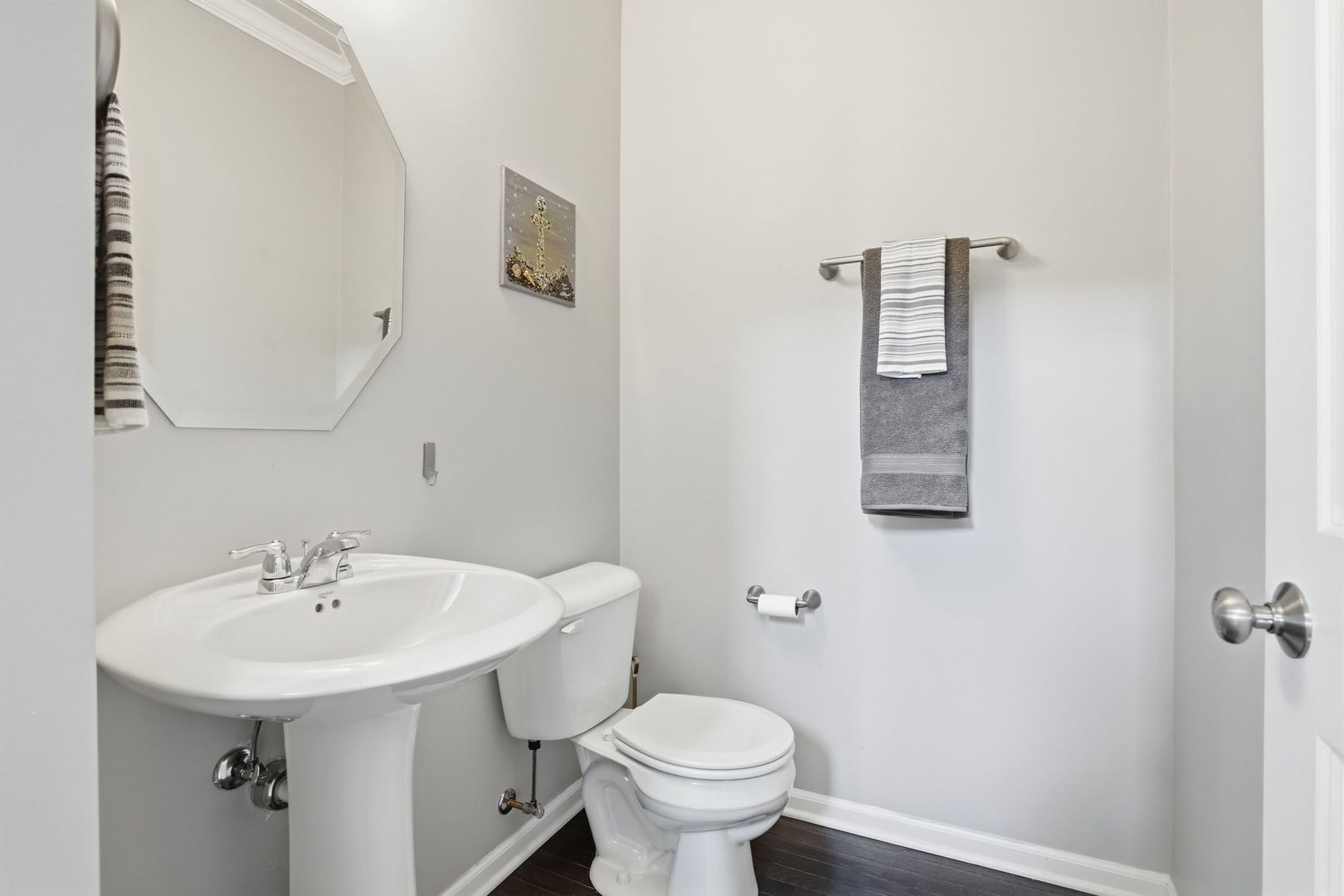 2925 Madison Drive Naperville, IL 60564 - Photo 21 of 37 a bathroom with a toilet sink and mirror