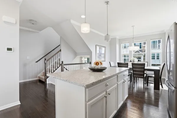 $447,500 | 2925 Madison Drive, Naperville, IL 60564