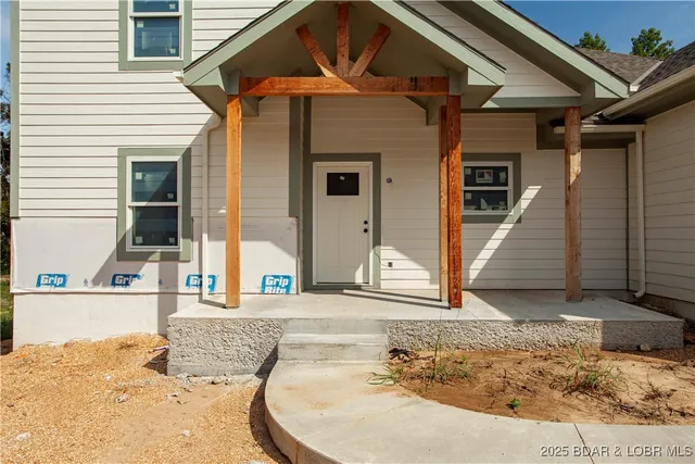 $515,000 | 48 Eagles Pass, Climax Springs, MO 65324