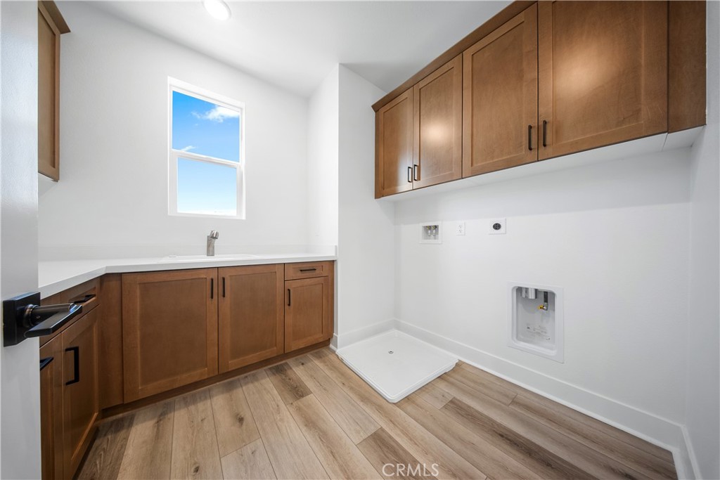 28632 Old Spgs Road Castaic, CA 91384 - Photo 48 of 70 a view of a kitchen with electric appliances