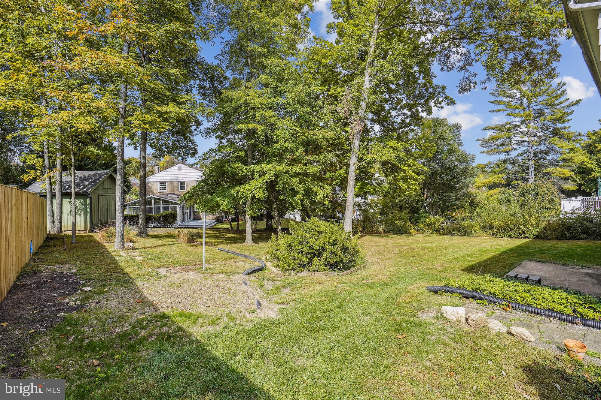 1391 Canterbury Way Potomac, MD 20854 - Photo 15 of 19 Yard