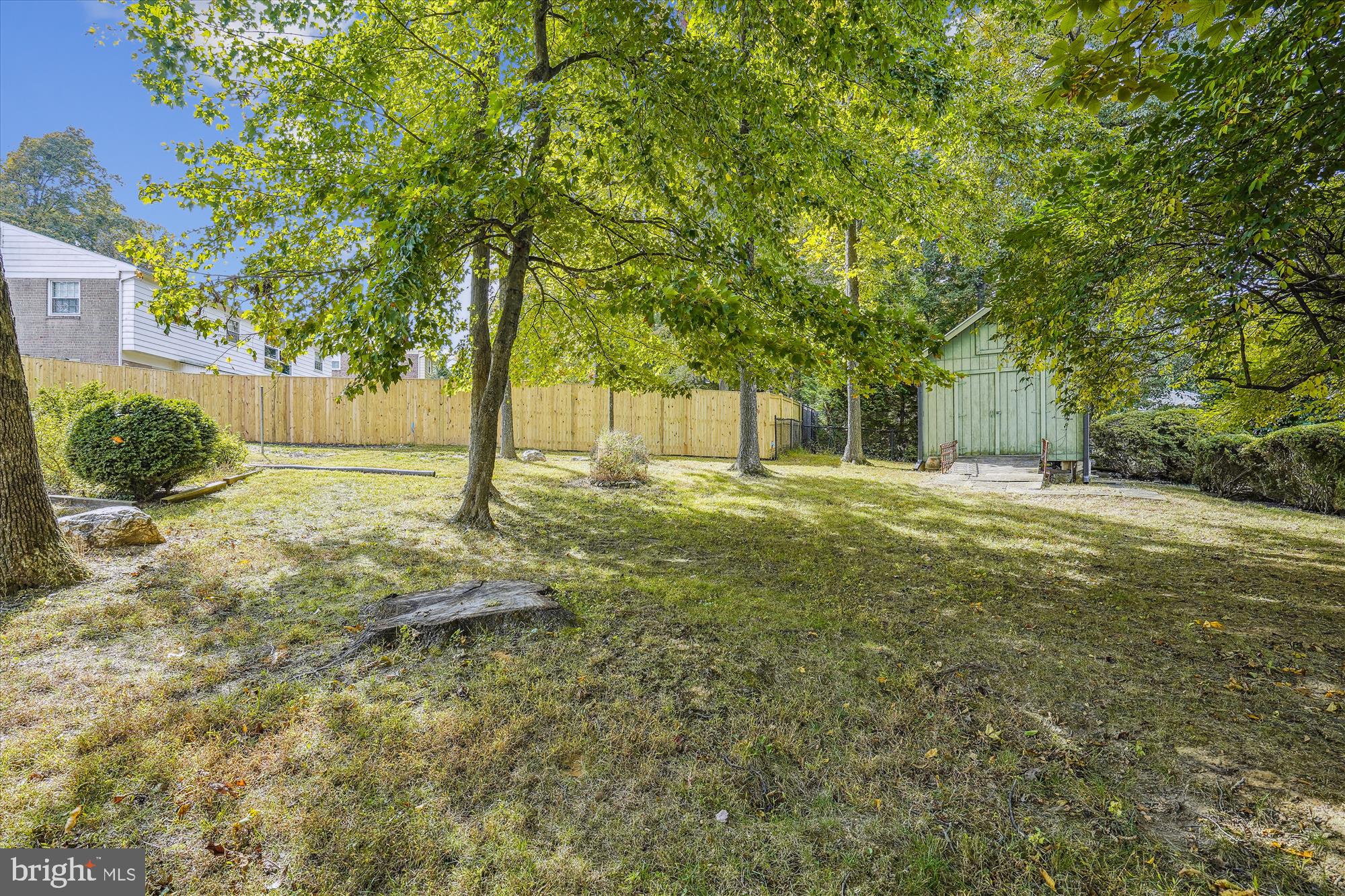 1391 Canterbury Way Potomac, MD 20854 - Photo 16 of 19 Yard