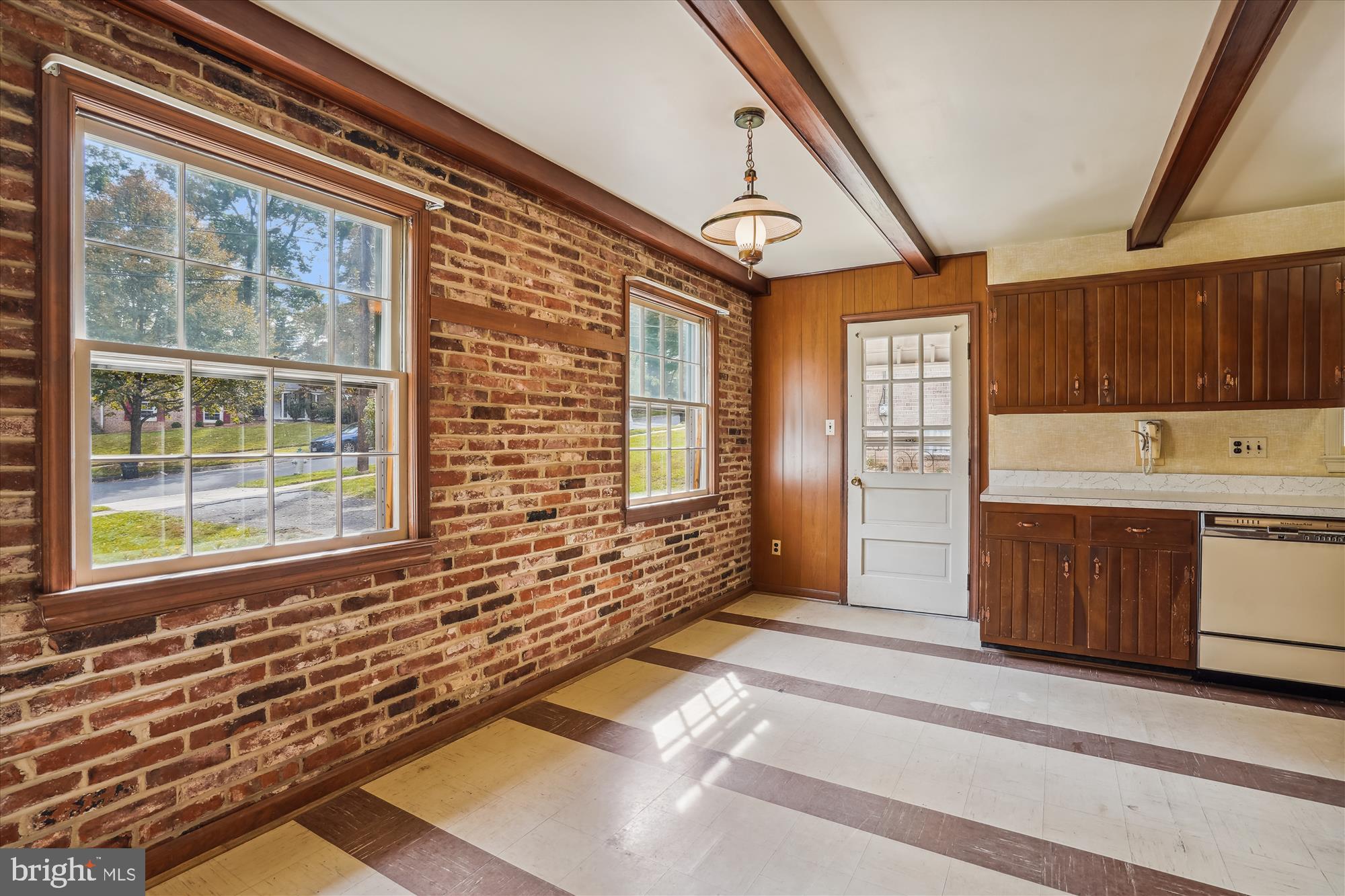 1391 Canterbury Way Potomac, MD 20854 - Photo 7 of 19 Breakfast area, door to carport