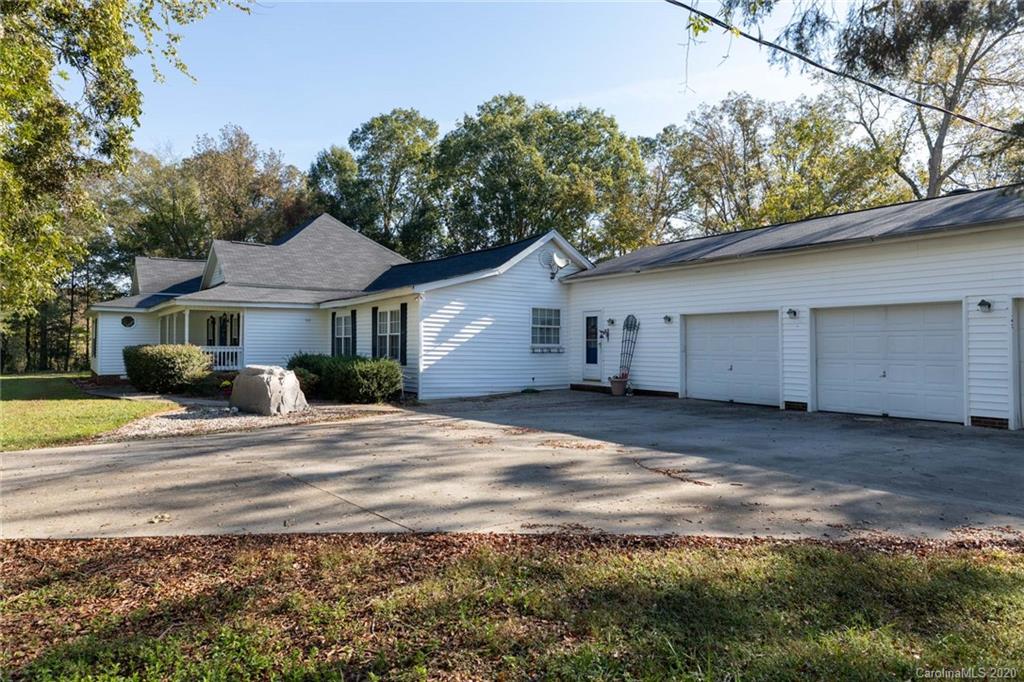 3995 Hoodtown Road Sharon, SC 29742 - Photo 4 of 41