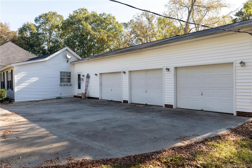3995 Hoodtown Road Sharon, SC 29742 - Photo 6 of 41