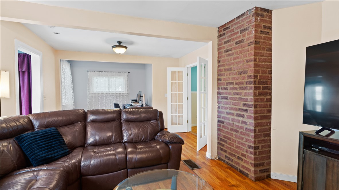 427 Elm Street Warwick, RI 02888 - Photo 12 of 36