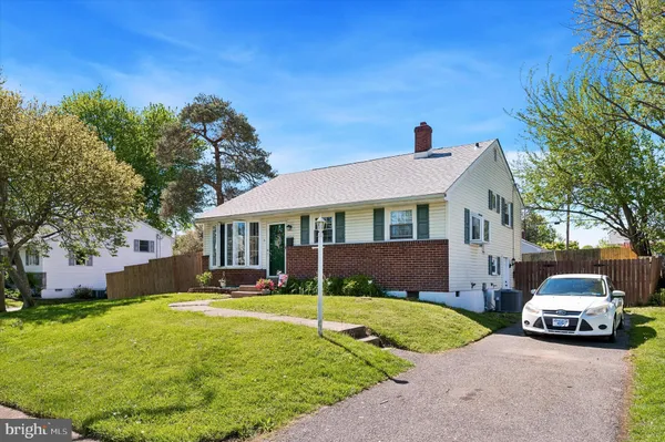 $350,000 | 5 Stuart Drive, Aston, PA 19014