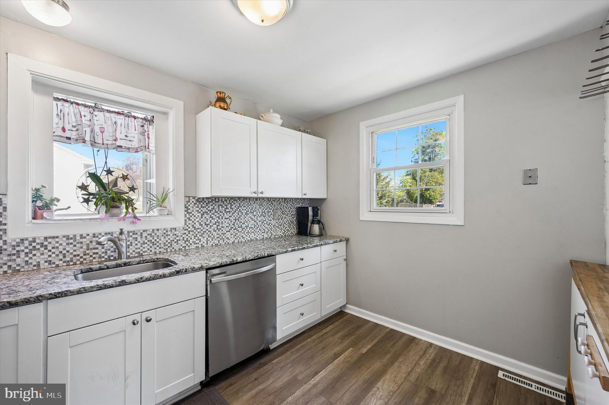 5 Stuart Drive Aston, PA 19014 - Photo 9 of 25