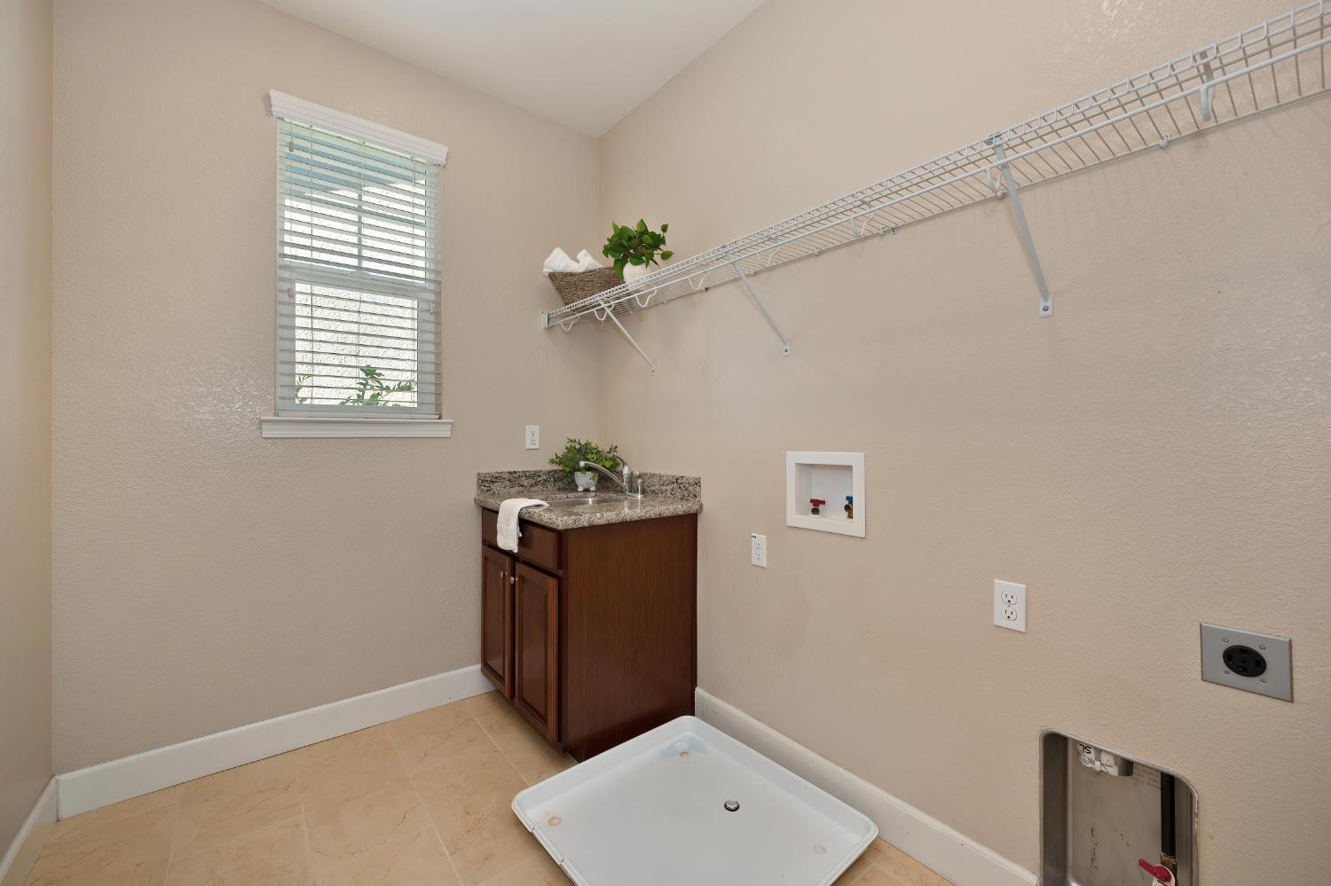 908 Lyon Place Roseville, CA 95747 - Photo 28 of 31