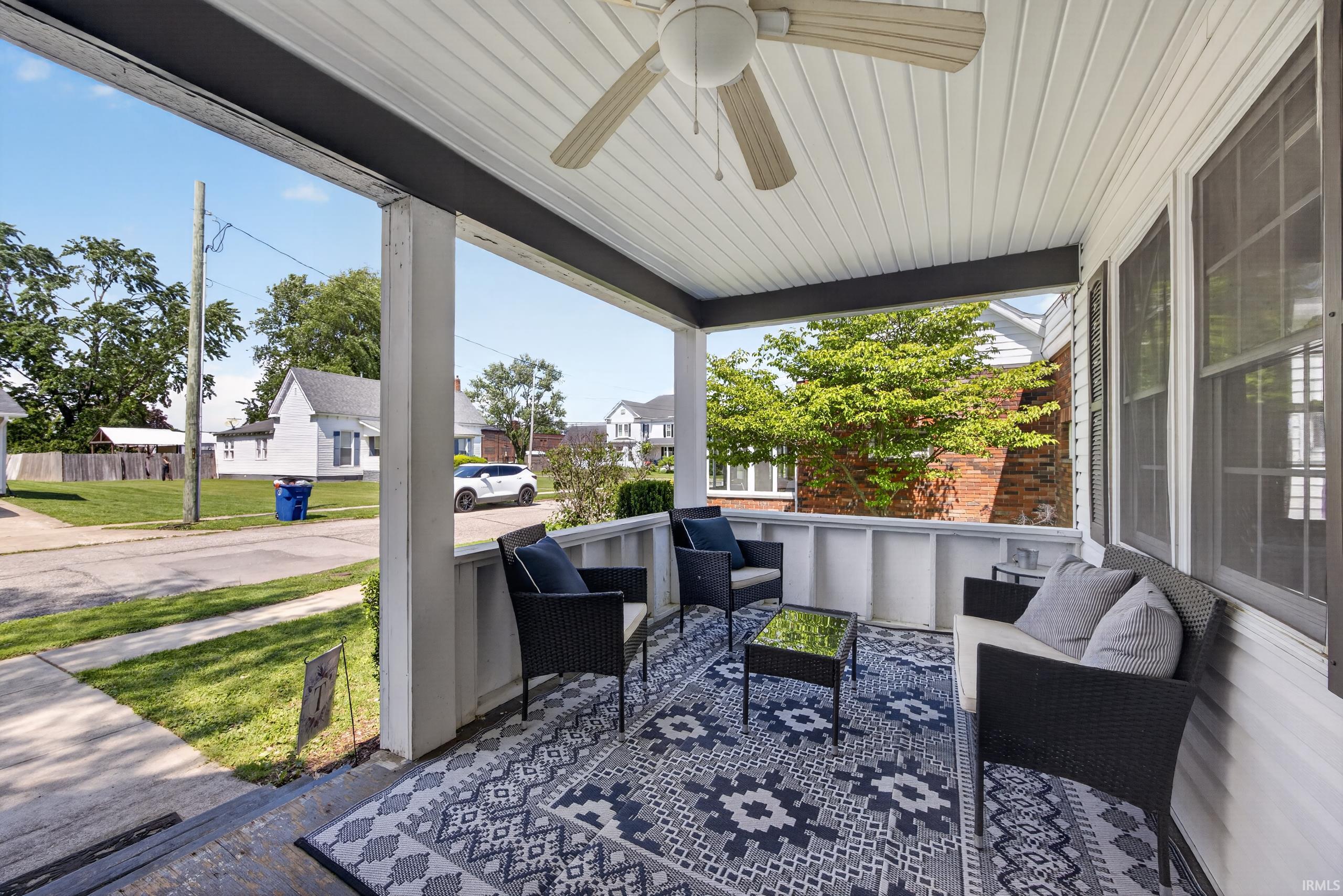 910 West Oak Street Mitchell, IN 47446 - Photo 5 of 36