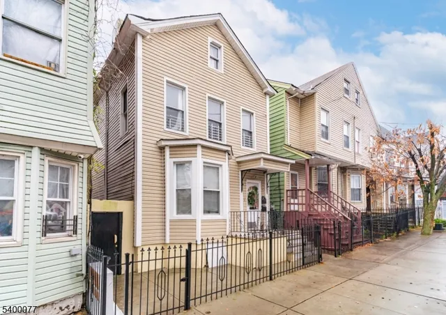 $599,000 | 140 4th Avenue, Newark, NJ 07104