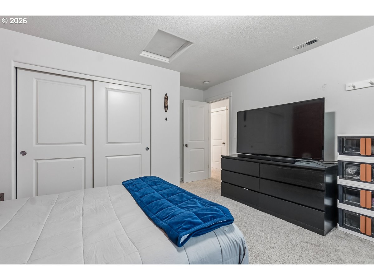 9471 Southwest 164th Avenue Beaverton, OR 97007 - Photo 21 of 26 Bedroom