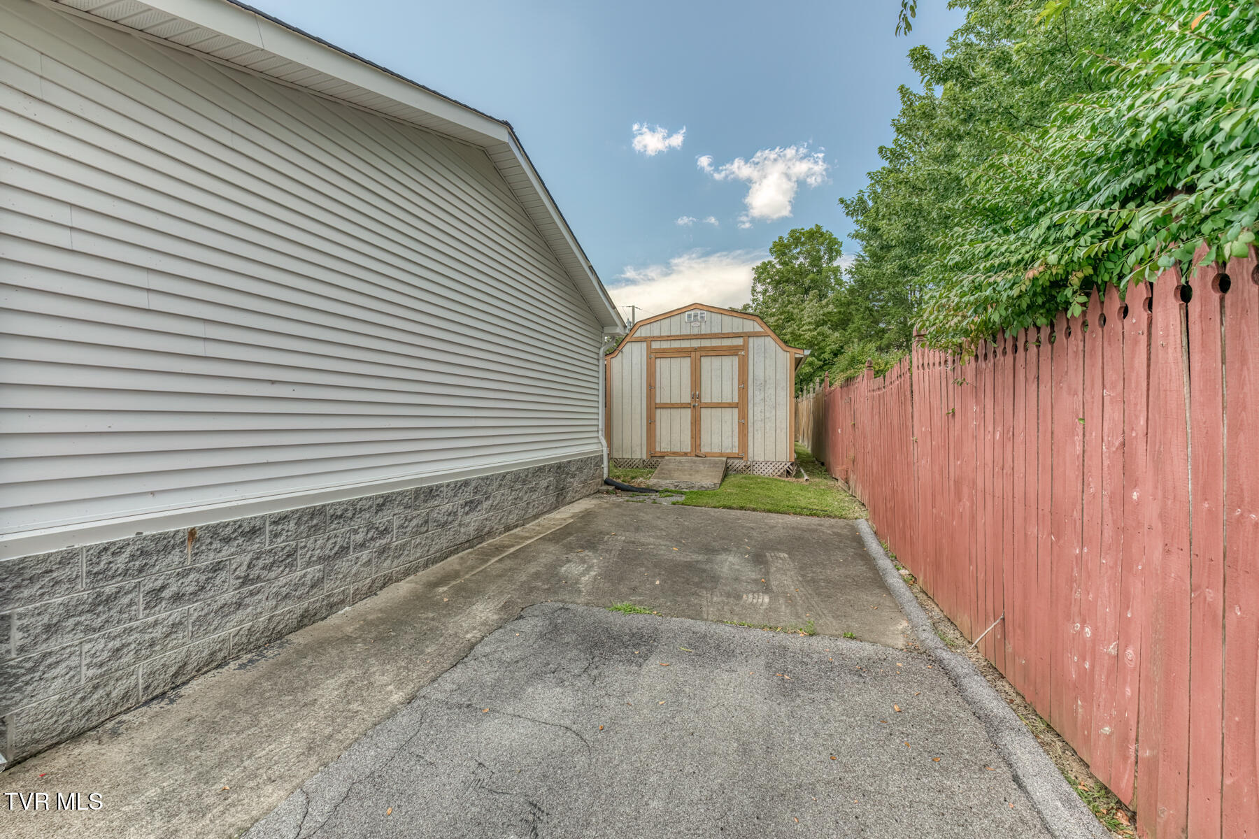 2216 Wyndale Road Johnson City, TN 37604 - Photo 47 of 52 2216 Wyndale Rd-46