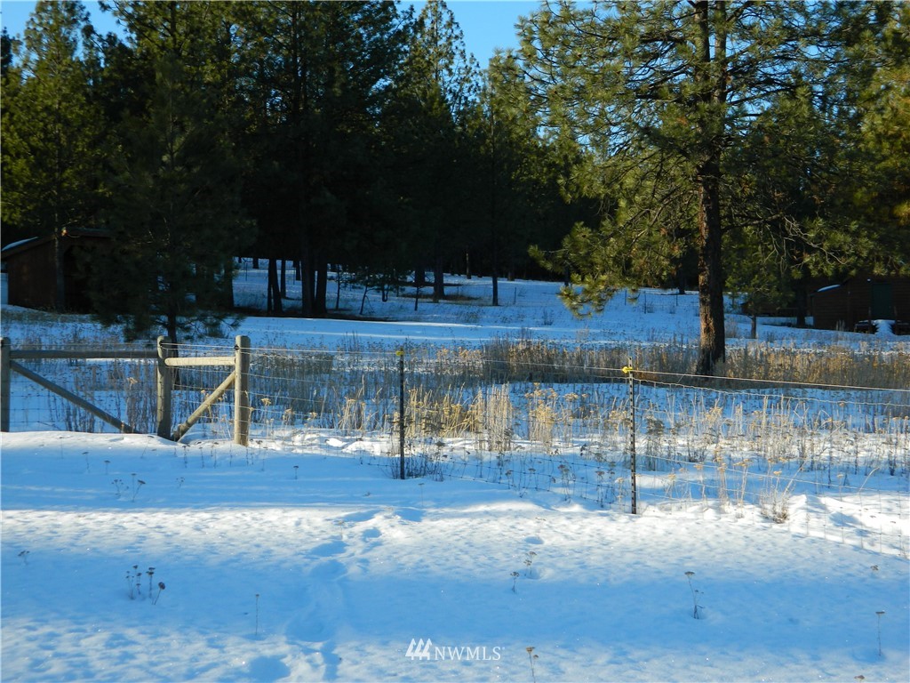 8 Squirrel Road Tonasket, WA 98855 - Photo 14 of 17