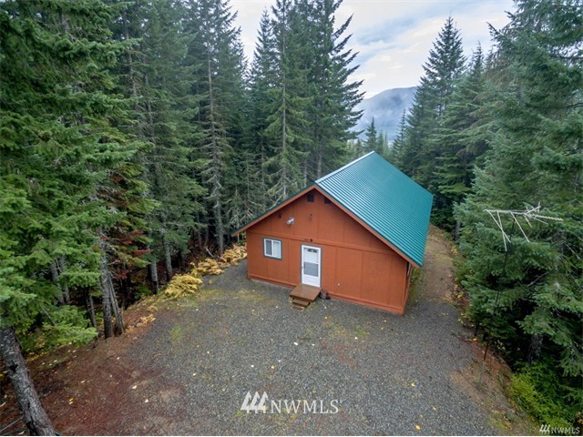 5001 Fs Road Easton, WA 98925 - Photo 1 of 16 Gallery Image 1