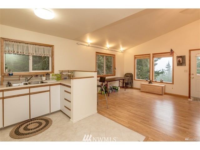 5001 Fs Road Easton, WA 98925 - Photo 7 of 16 Gallery Image 7