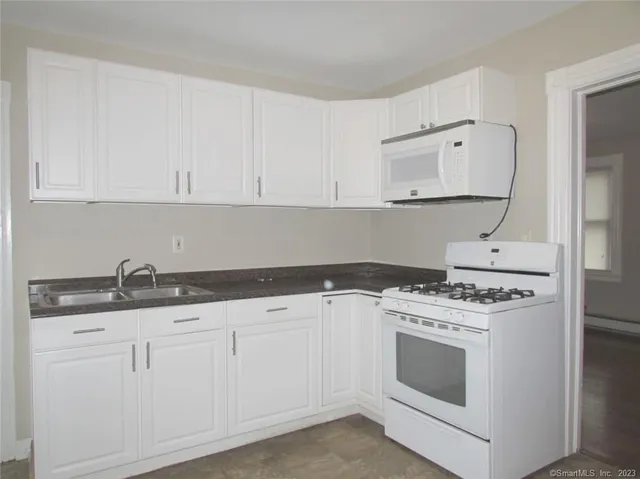 $274,900 | 121 Culvert Street, Torrington, CT 06790