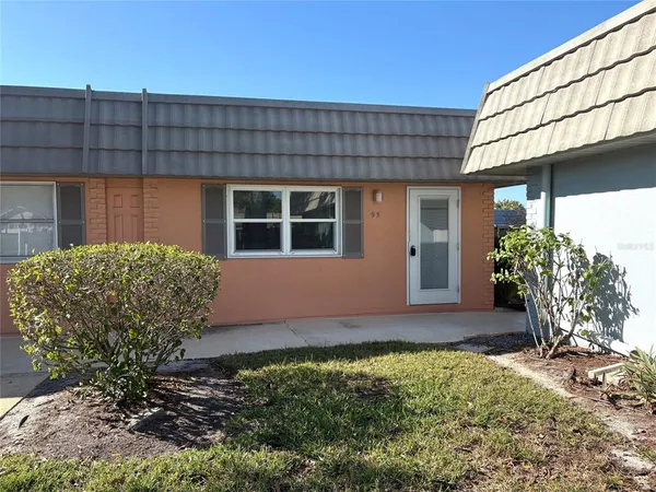 $1,450 | 201 Bedford Street, Unit 95, Sun City Center, FL 33573