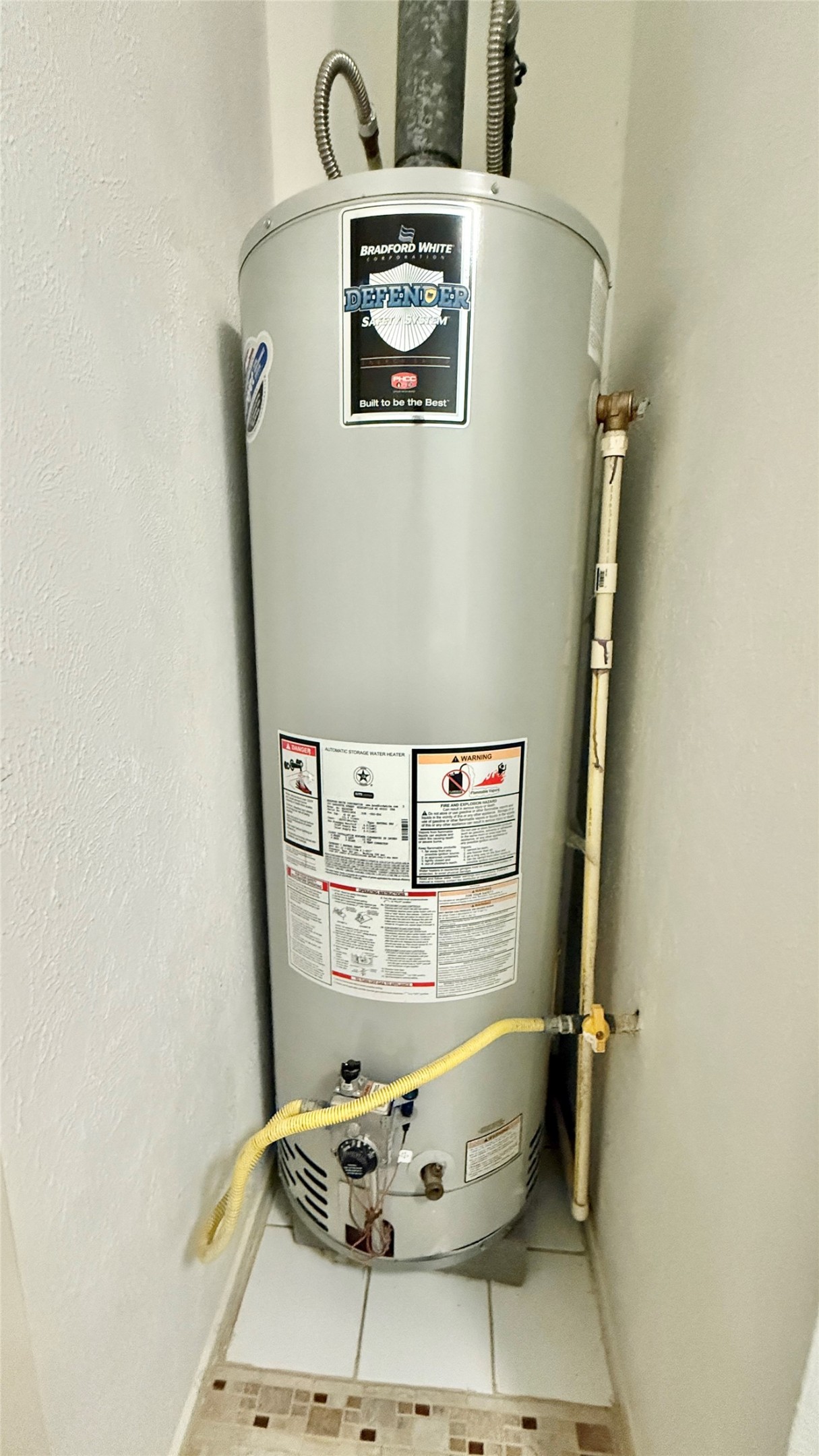 18 Dellforest Court Spring, TX 77381 - Photo 36 of 42 a room with a wooden floor and sink