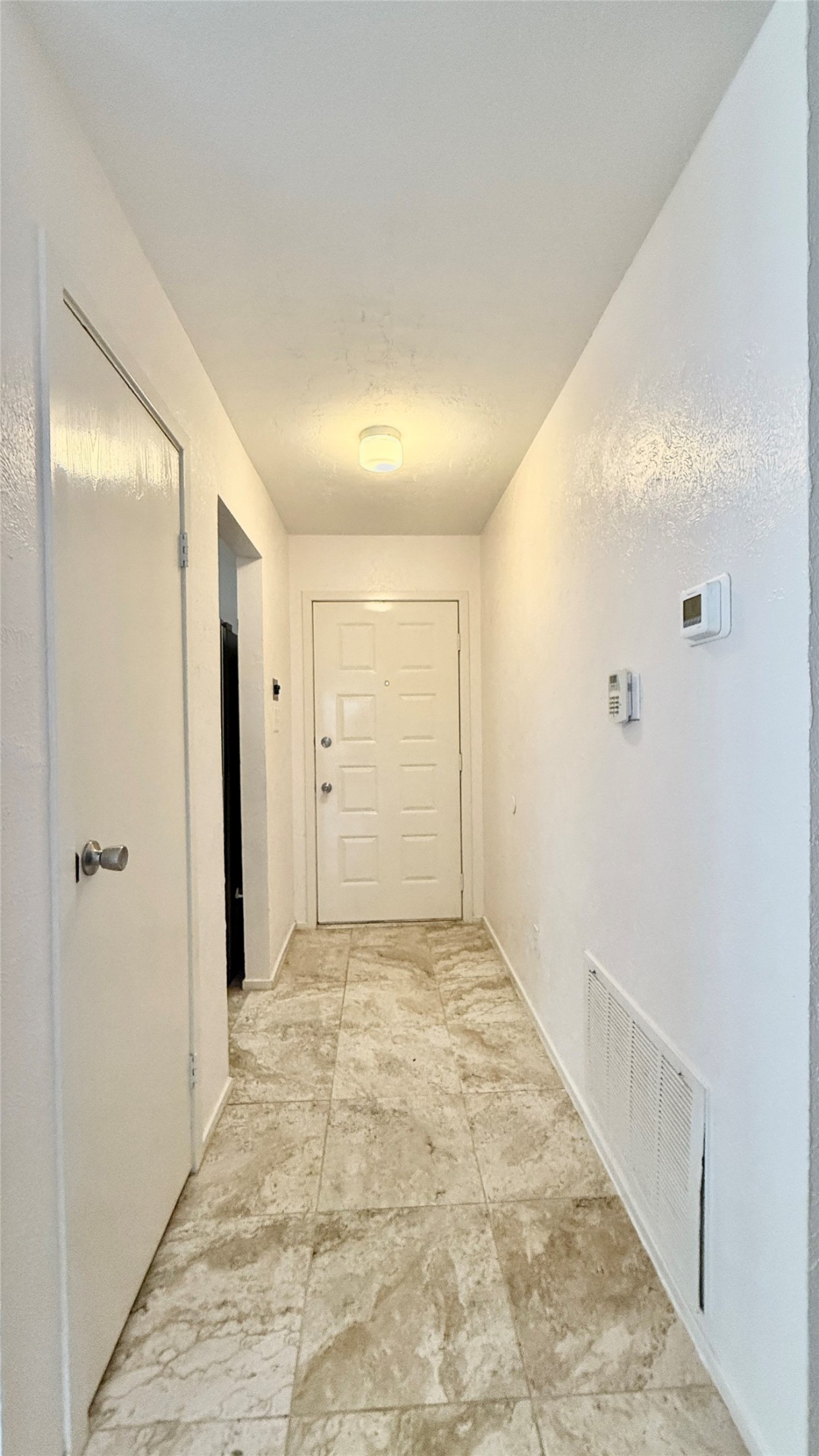 18 Dellforest Court Spring, TX 77381 - Photo 4 of 42