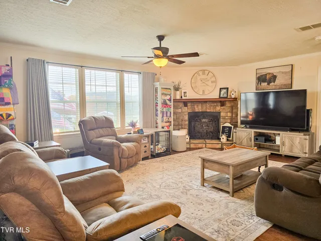 $294,900 | 18039 Kenwarn Lane, Abingdon, VA 24210