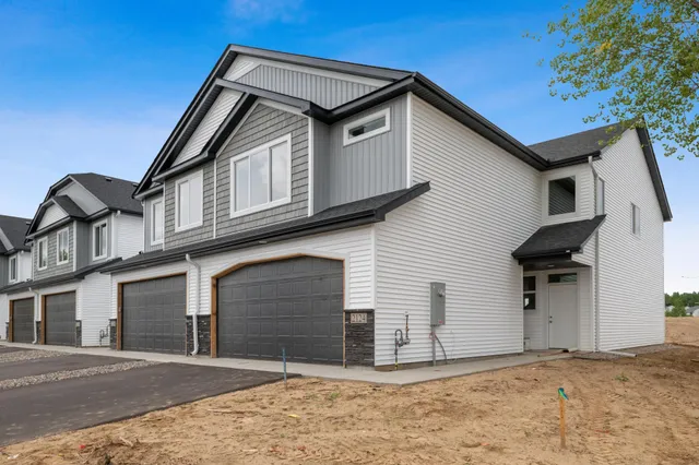 $319,900 | 2100 Cleveland Lane South, Cambridge, MN 55008