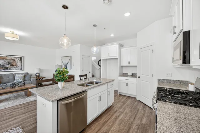 $319,900 | 2100 Cleveland Lane South, Cambridge, MN 55008