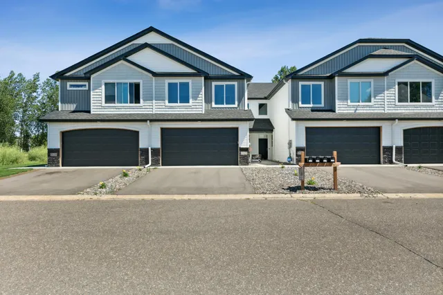 $319,900 | 2100 Cleveland Lane South, Cambridge, MN 55008