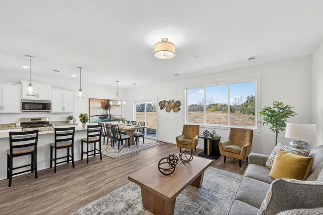 $319,900 | 2100 Cleveland Lane South, Cambridge, MN 55008