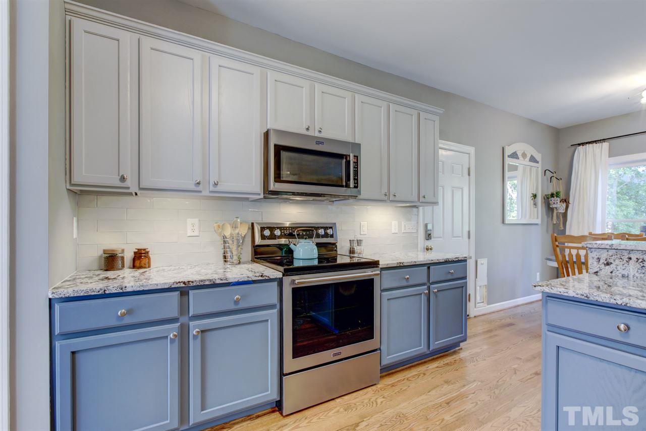 407 Scotts Ridge Trail Apex, NC 27502 - Photo 8 of 30 Gallery Image 8
