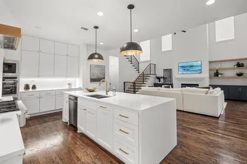 $1,600,000 | 6127 Lakeshore Drive, Dallas, TX 75214