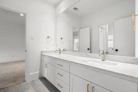 $1,600,000 | 6127 Lakeshore Drive, Dallas, TX 75214