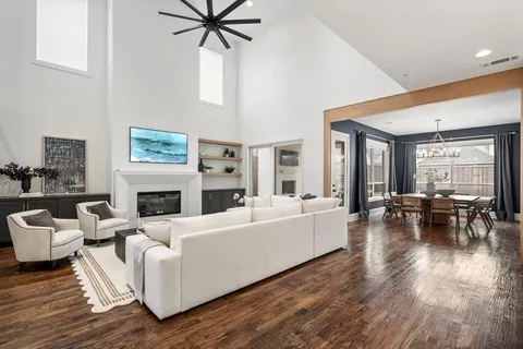 $1,600,000 | 6127 Lakeshore Drive, Dallas, TX 75214