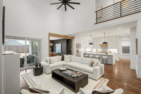 $1,600,000 | 6127 Lakeshore Drive, Dallas, TX 75214