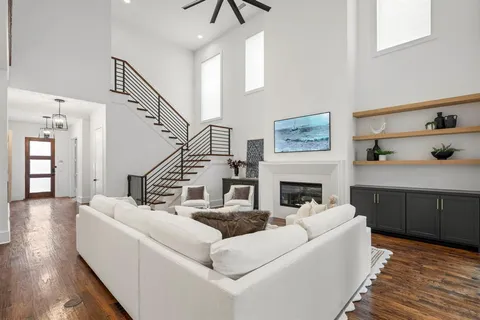 $1,600,000 | 6127 Lakeshore Drive, Dallas, TX 75214