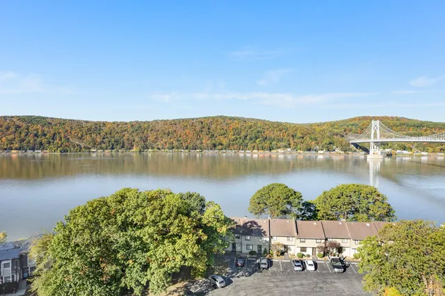 $425,000 | 37 Hudson Heights Drive, Poughkeepsie, NY 12601