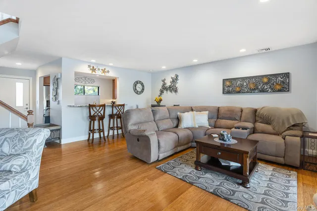 $425,000 | 37 Hudson Heights Drive, Poughkeepsie, NY 12601