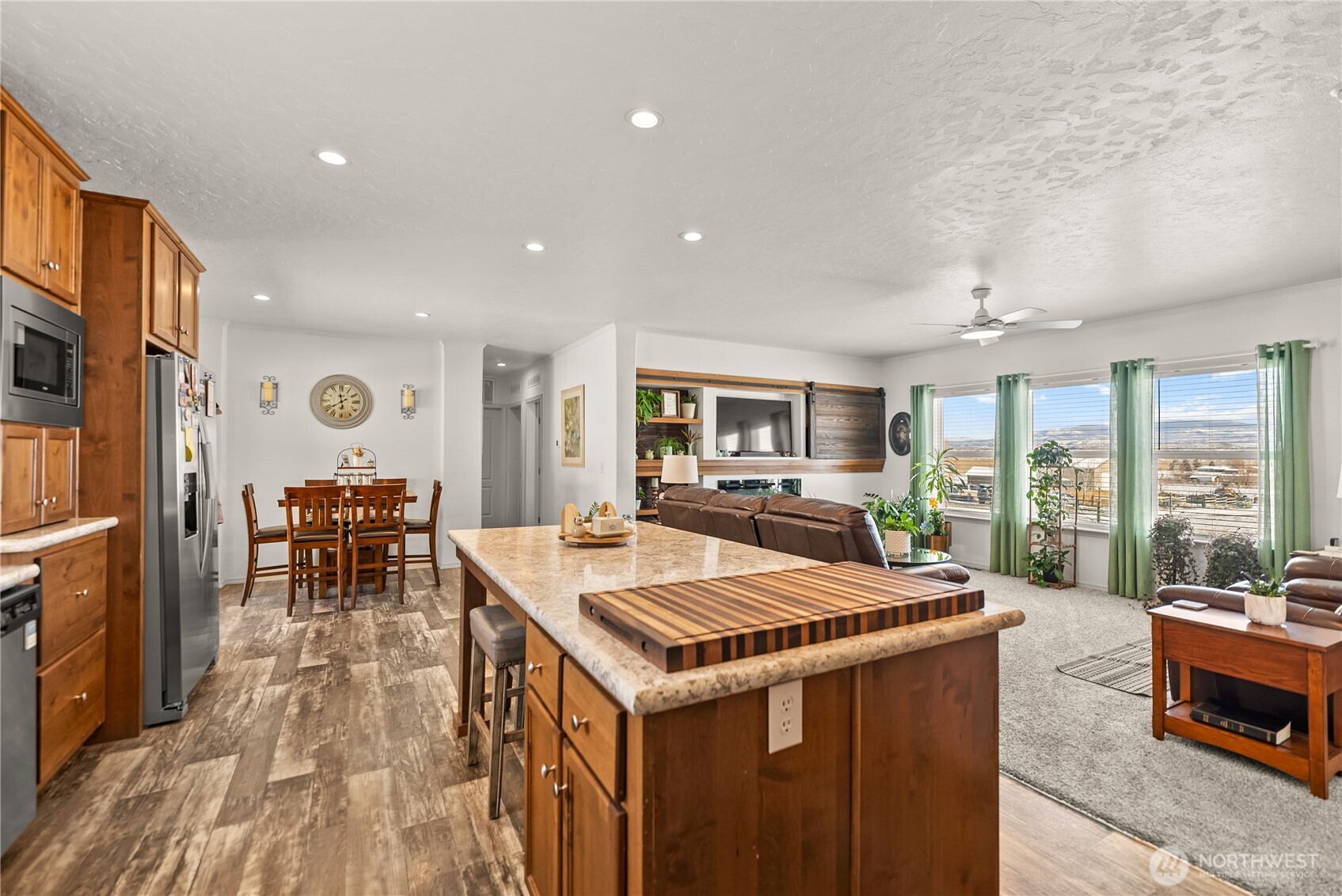 60 Alvarado Road Tonasket, WA 98855 - Photo 9 of 36 a view of a living room and dining room