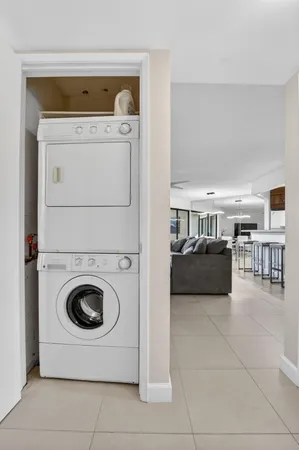 $360,000 | 5851 Camino Del Sol, Unit 402, Boca Raton, FL 33433