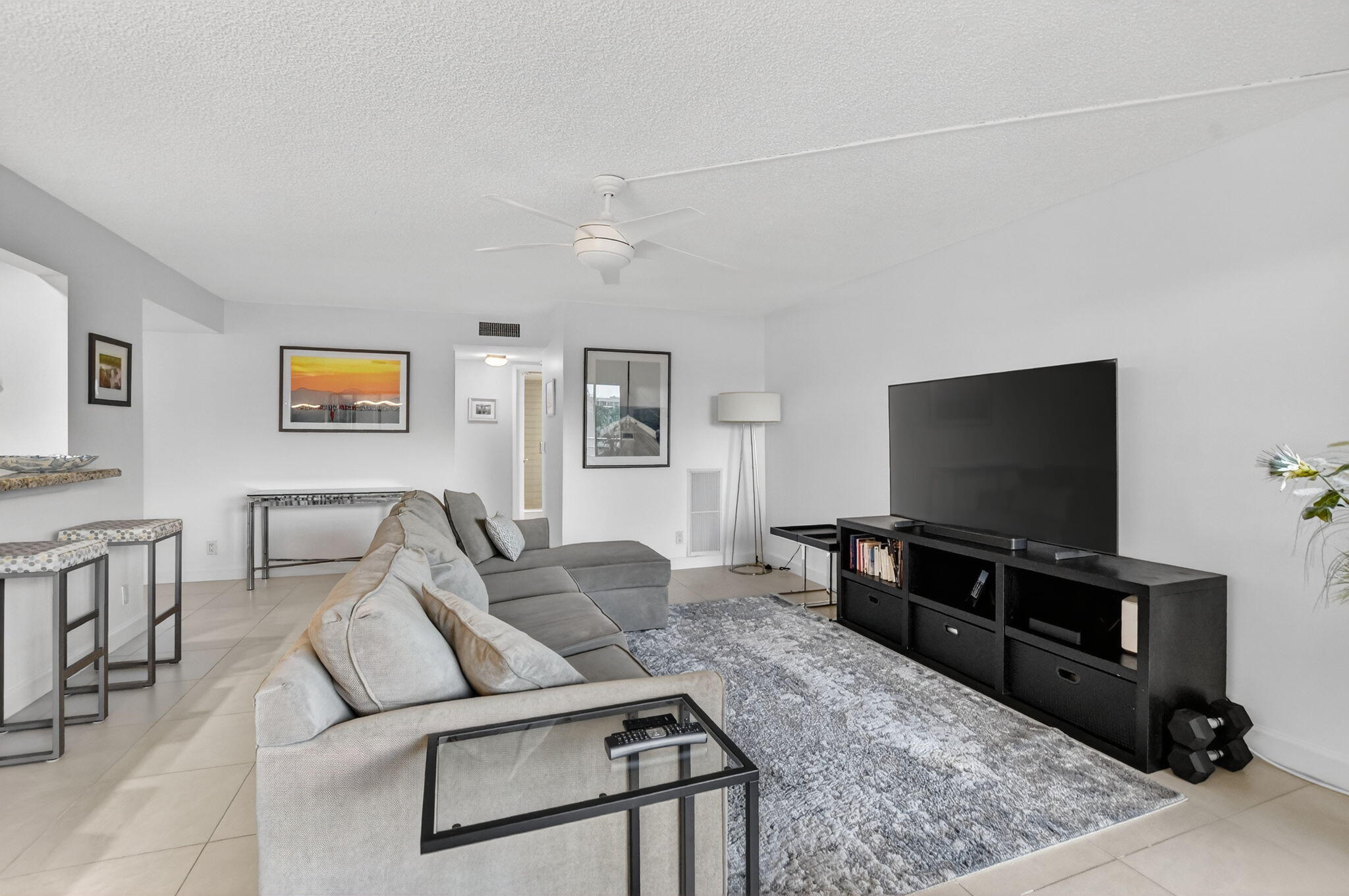 5851 Camino Del Sol, Unit 402 Boca Raton, FL 33433 - Photo 7 of 40 LIVING ROOM