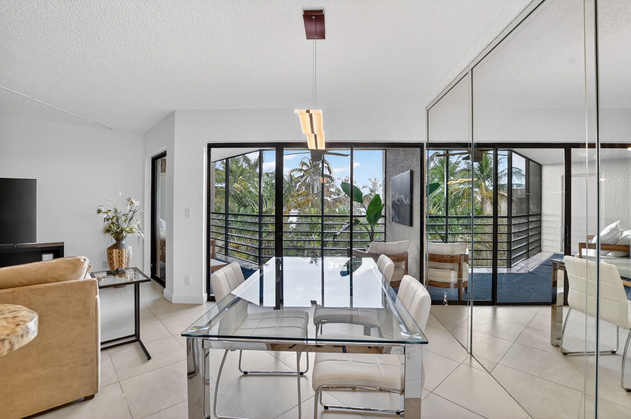 5851 Camino Del Sol, Unit 402 Boca Raton, FL 33433 - Photo 8 of 40 DINING ROOM